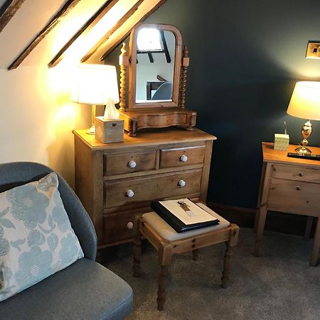 Sebastians Hotel Oswestry Bagian luar foto