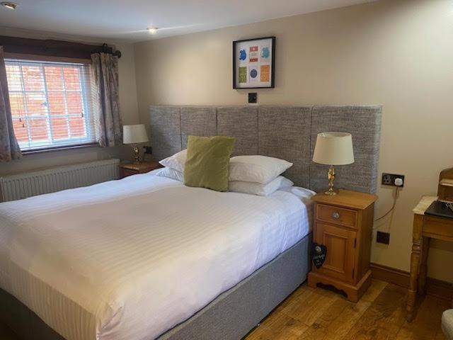 Sebastians Hotel Oswestry Bagian luar foto