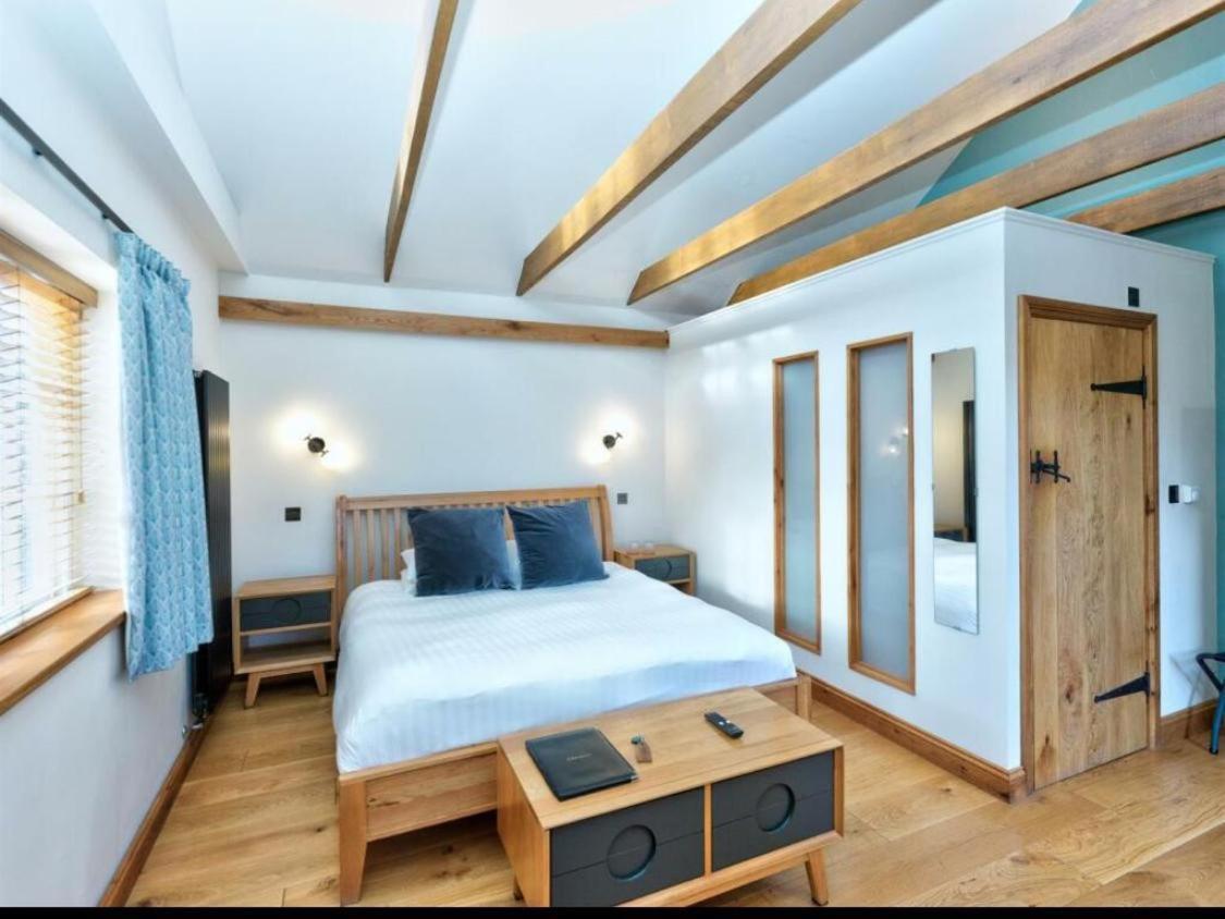Sebastians Hotel Oswestry Bagian luar foto