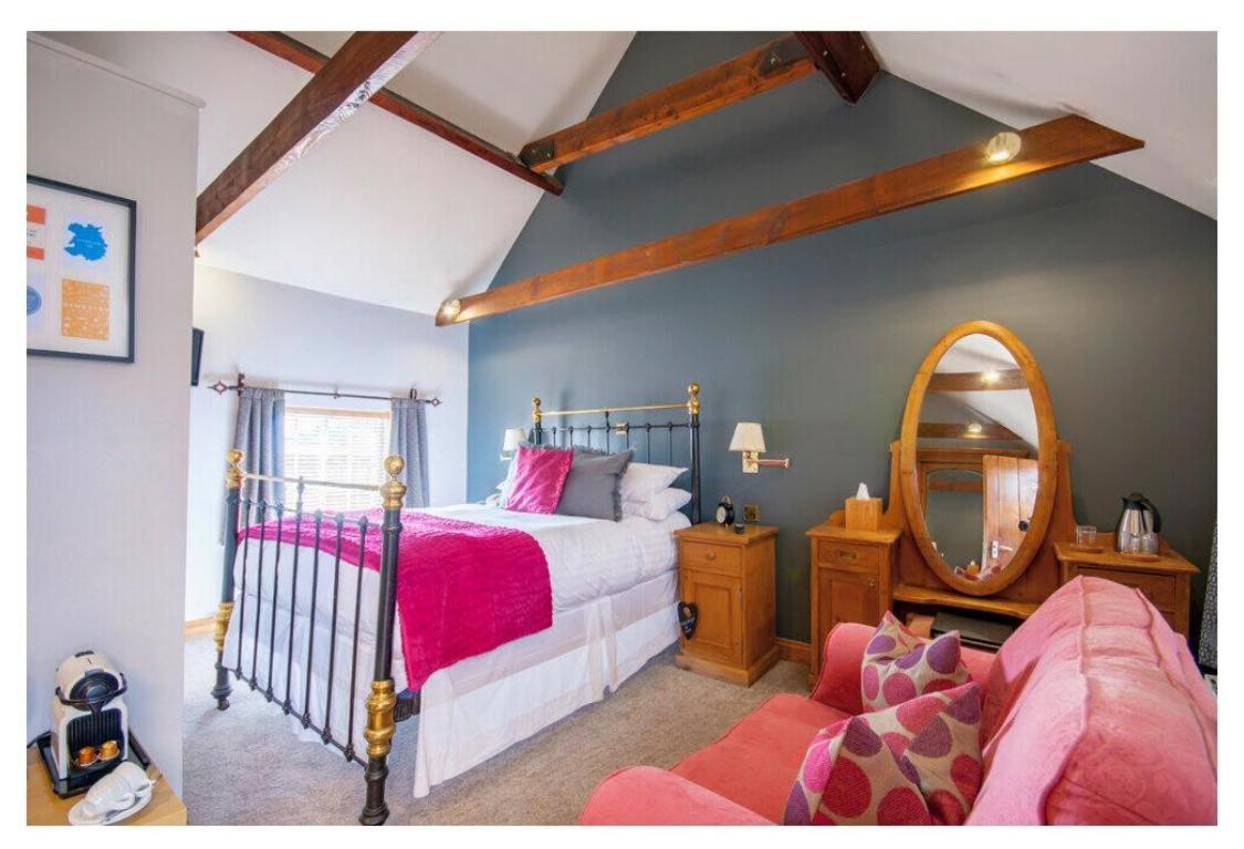 Sebastians Hotel Oswestry Bagian luar foto