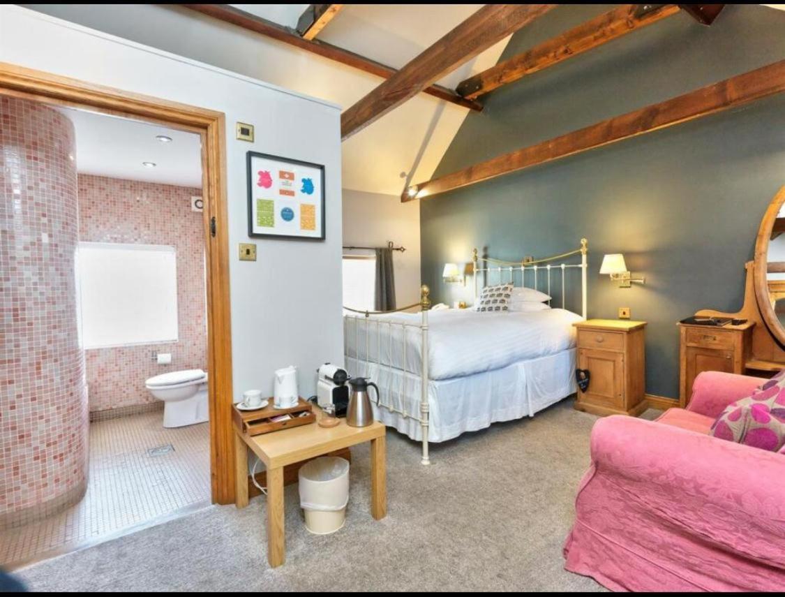Sebastians Hotel Oswestry Bagian luar foto